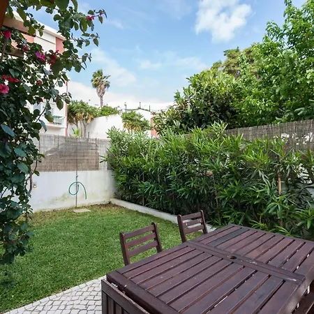 Flh With Terrace Apartament